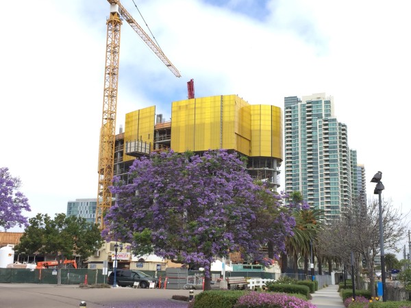 Pacific Gate - Construction